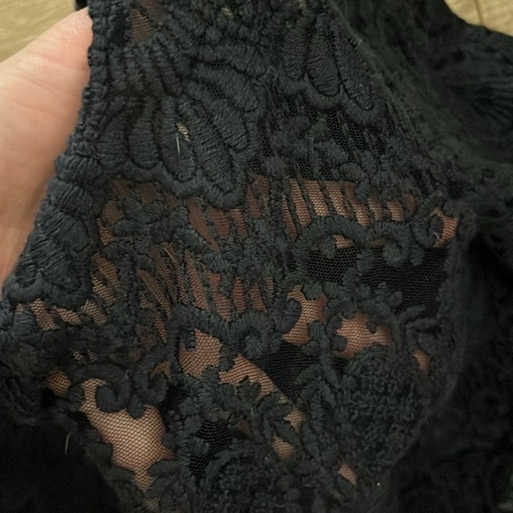 Sezane Daisy navy blue lace top - Picture 4 of 10